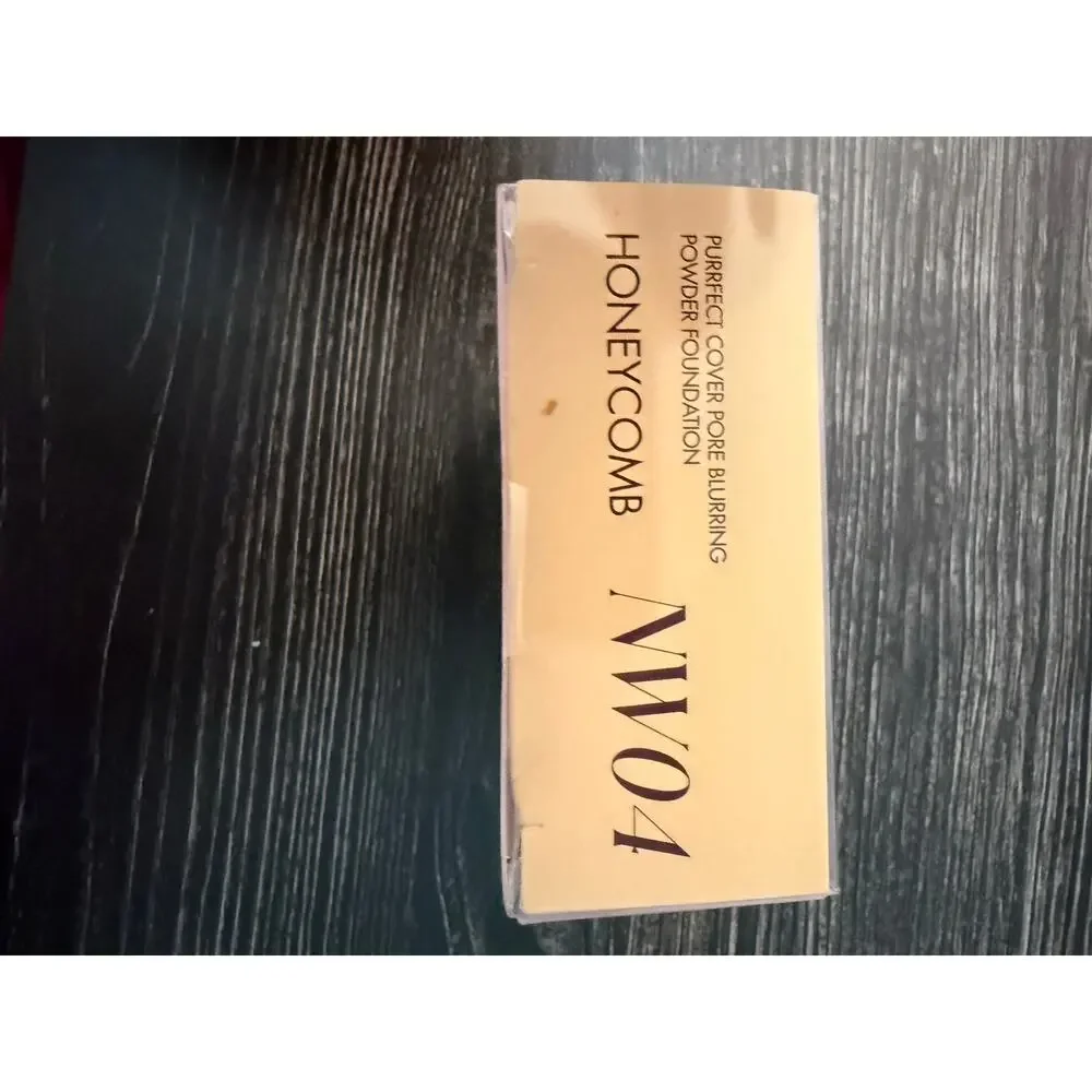 NIB Glosspoppi Purrfect Cover Pore Blurring Powder Foundation HONEYCOMB NW04